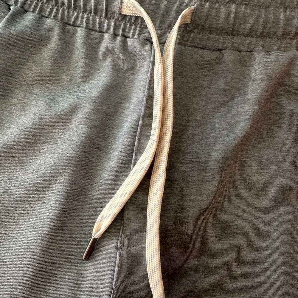 Vuori Sunday Athletic Shorts NWOT in Dusty Blue Heather - Picture 5 of 7